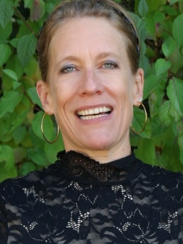 Dr. Charlotte Cordes