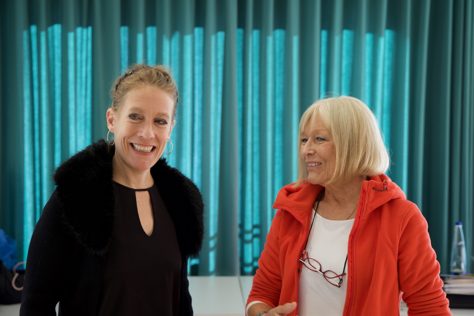 Kurzinfo online — Dr. E. Noni Höfner und Dr. Charlotte Cordes